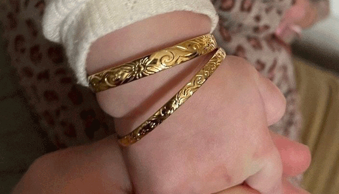 طلا برای نوزاد (النگو)