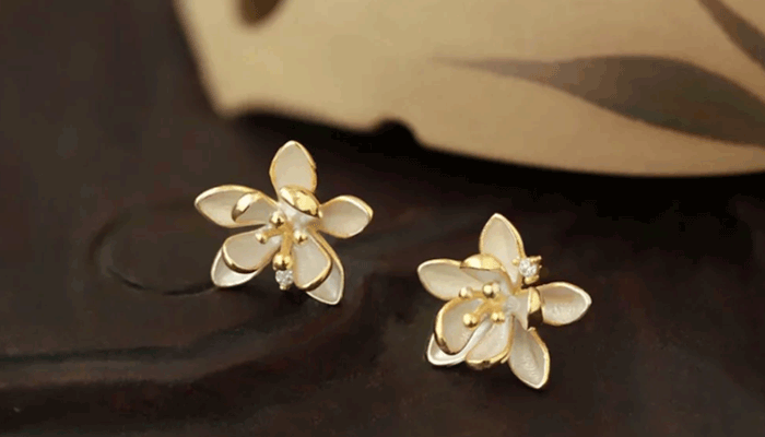 گوشواره طلا با نماد لوتوس