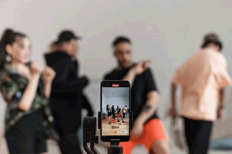 درآمد دلاری با تولید محتوا